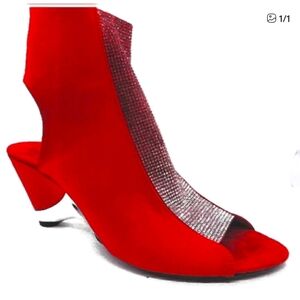 ONEX Gabriella Red Wedges Ombre Crystals Silver Tipped Heel Nwot Size 6